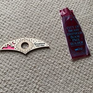 Bookish box book page holder